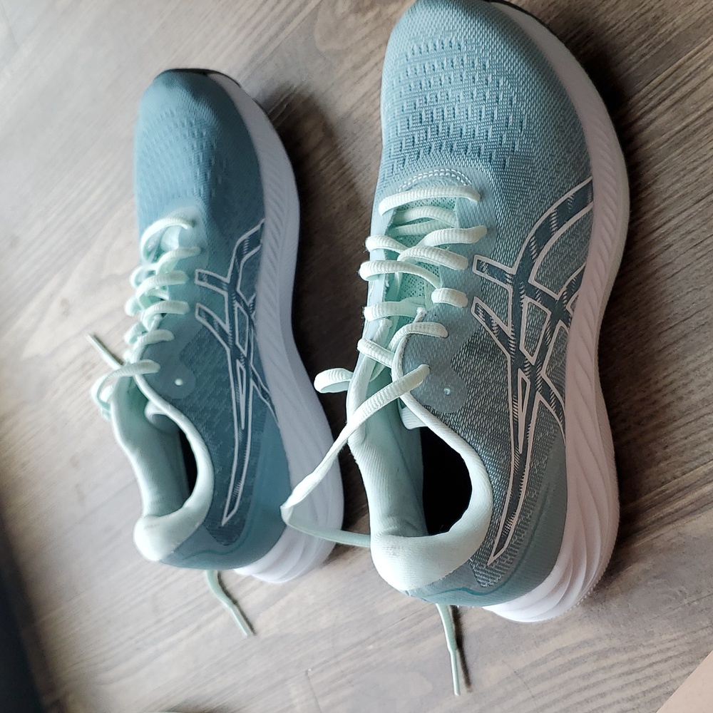 ASICS gel excite 9